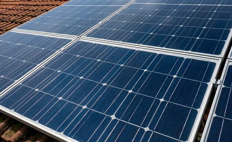 Solární panely — FV elektrárna - Po